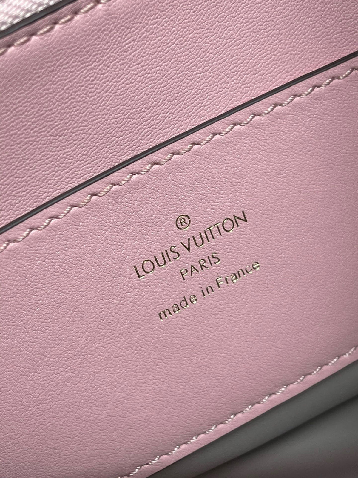 Fashion pink handbag