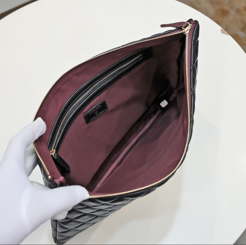 Chanel Luxury Clutch Style