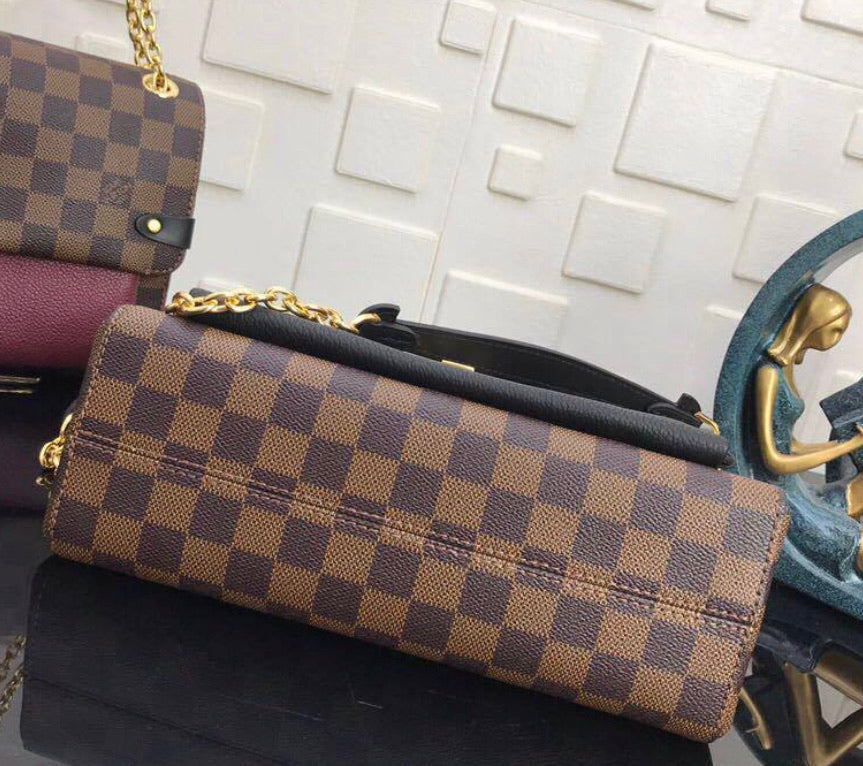 Metal chain handbag