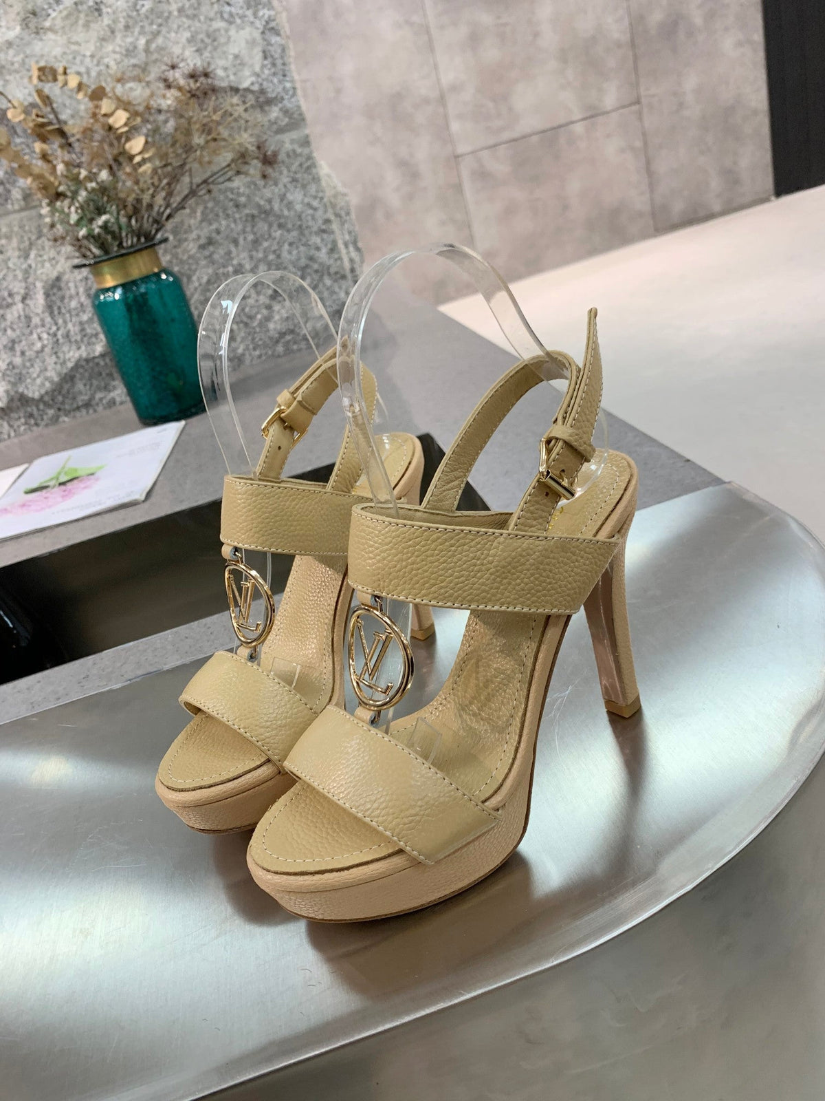 L v 10.5heel 34-42