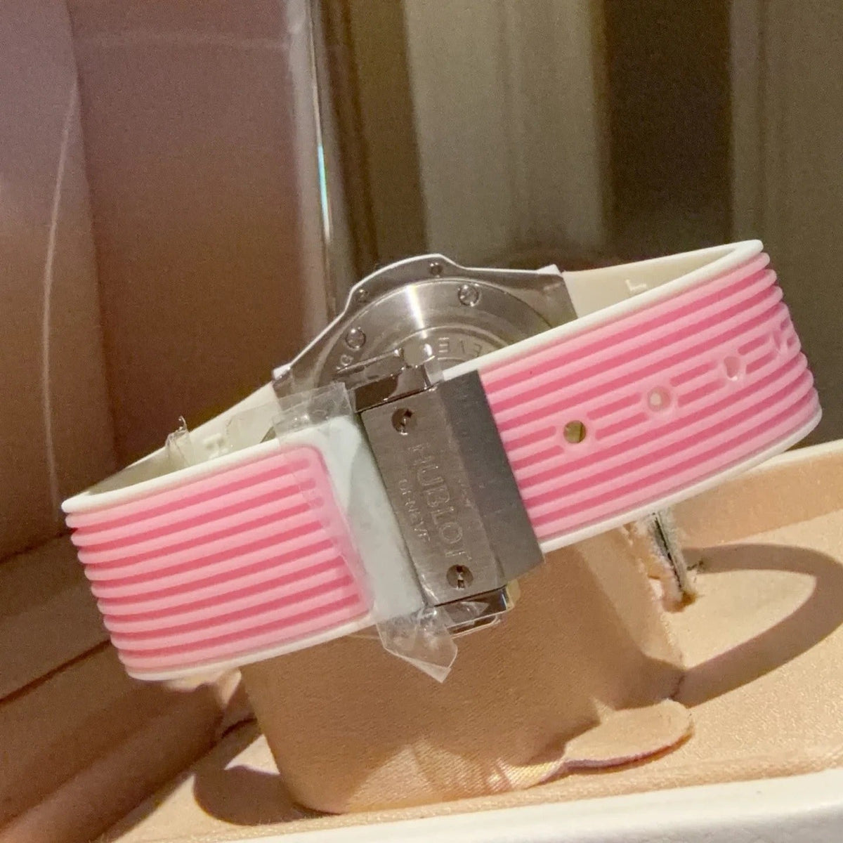 Hublot Big Bang One Click Joyful Steel Pink 33mm Watch Pink Strap