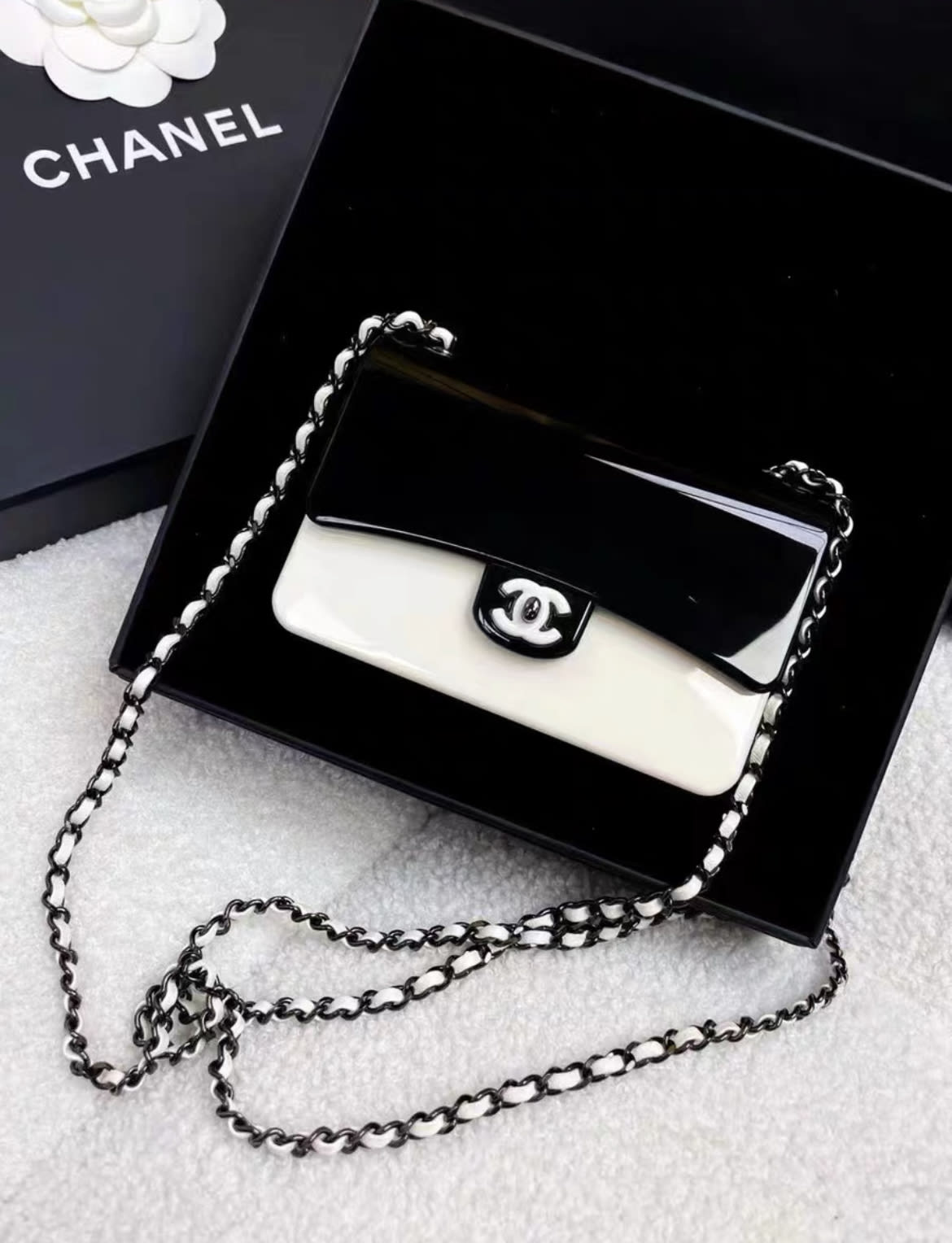 Chanel Black White Acrylic Chain Bag Collector S Items