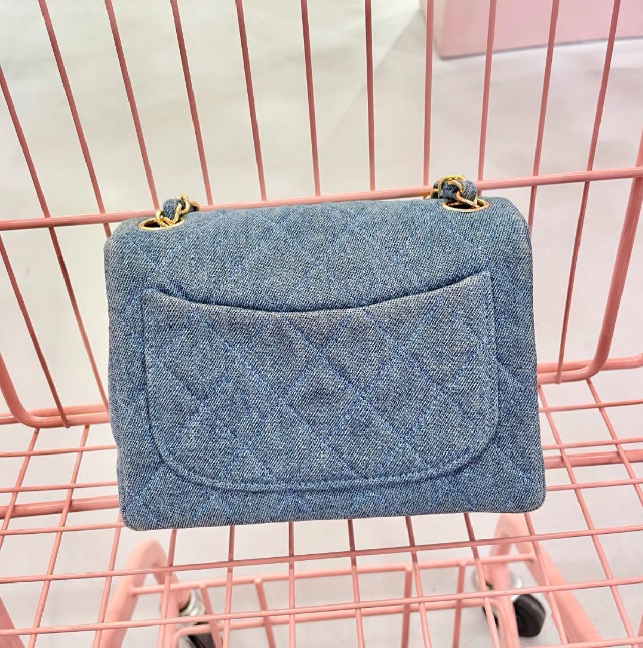 Chanel Luxury Leather Gold Handbag Style 15