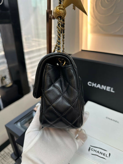 Chanel Luxury Leather Gold Handbag Gold