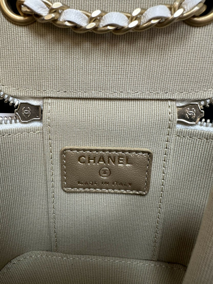 Chanel 21 Vanity With Gold Ball
