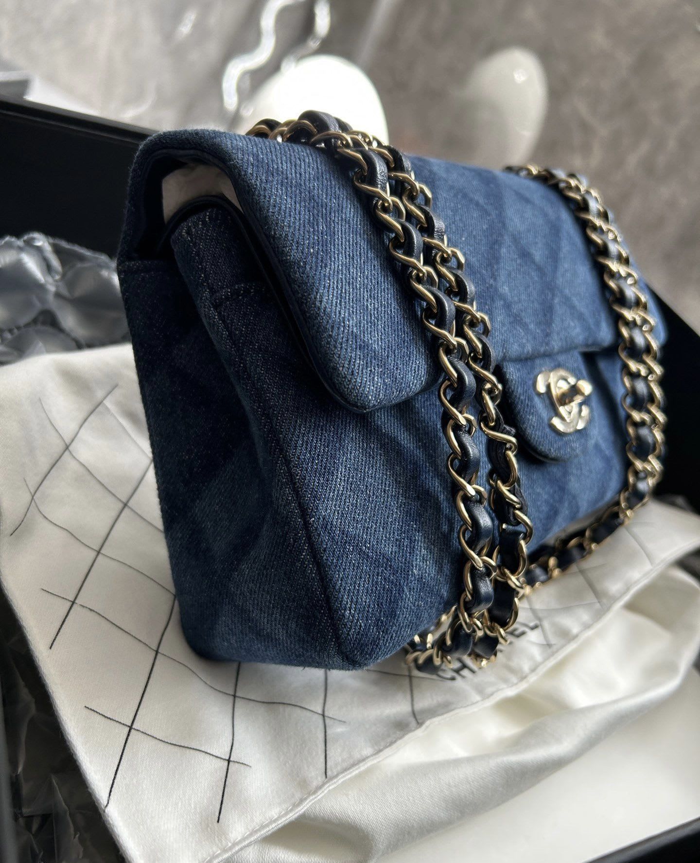 Chanel Chanel 22 Leather Shoulder Bag Shoulder Bag