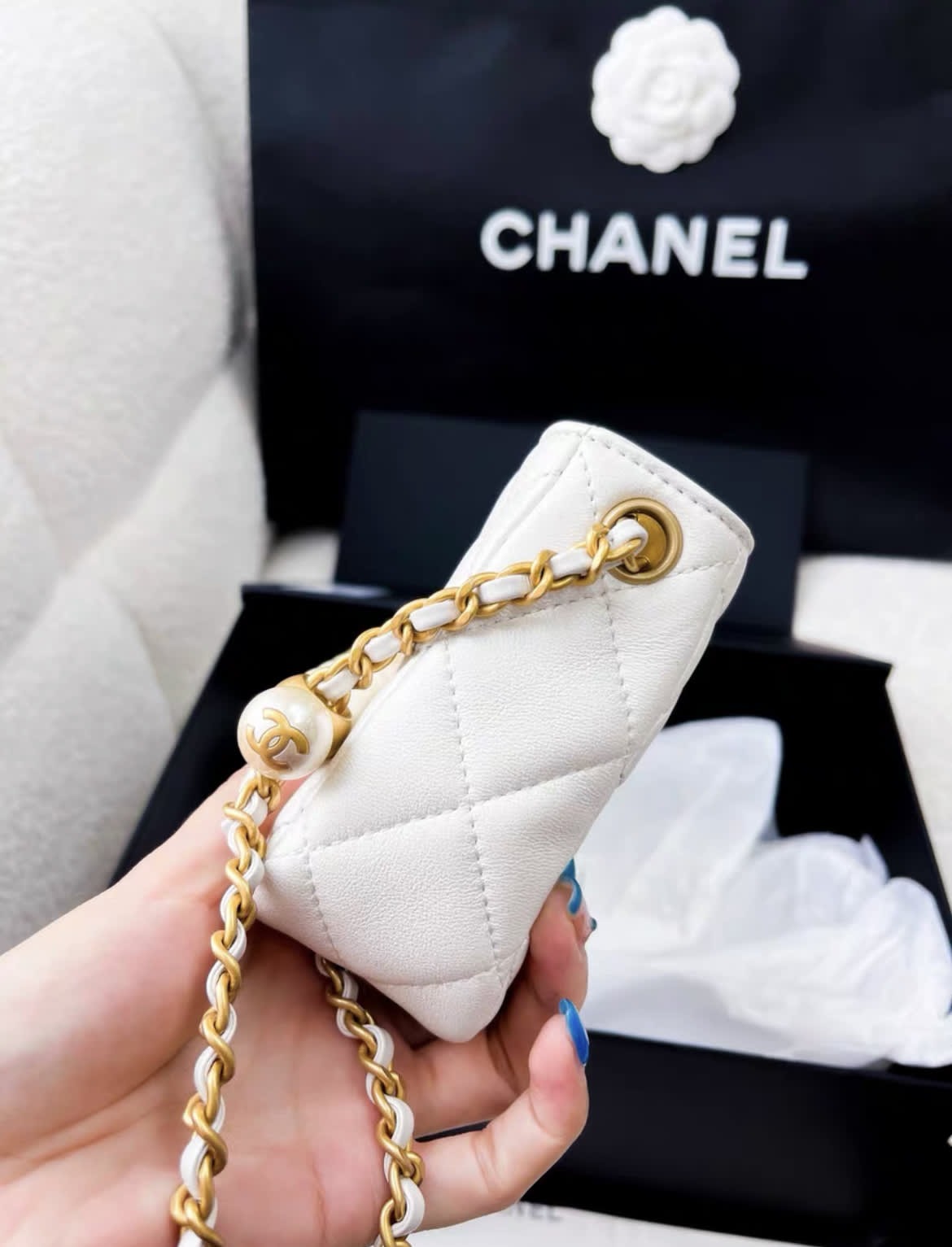 Chanel 24A Pearl Handle White Leather Chain Bag