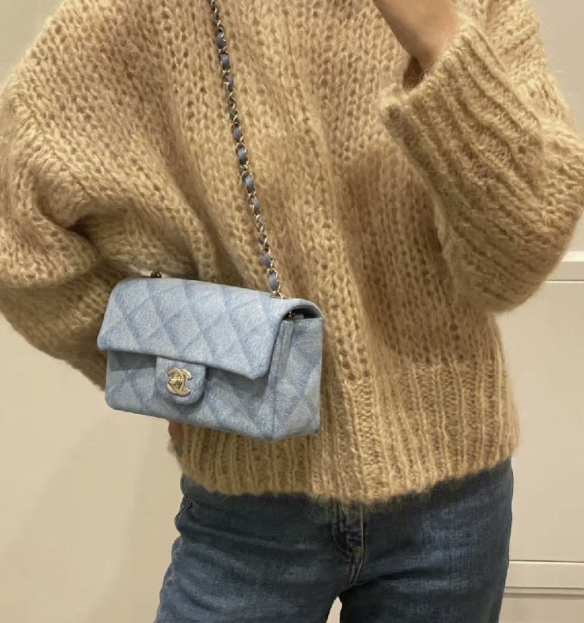Chanel Chanel 22 Leather Shoulder Bag Style 3