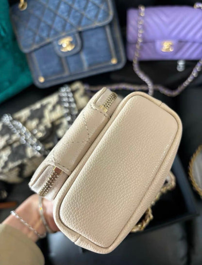 Chanel Chanel 22 Leather Shoulder Bag Style 4