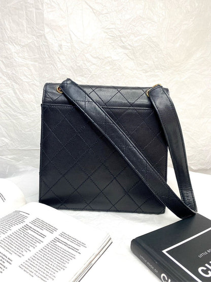 Chanel Black Gold Diamond Pattern Lychee Leather Kelly Shoulder Bag 20" * 21" with Card