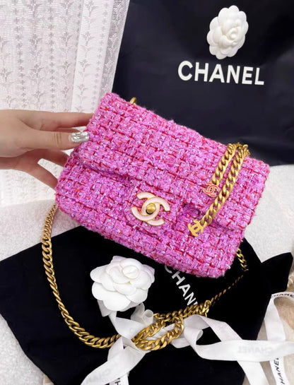 Chanel Chanel 22 Tweed Pink Shoulder Bag