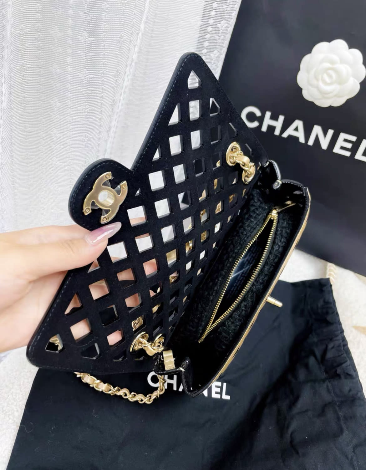 Chanel 21 Ss Gold Diamond Pattern Cf Chain Bag