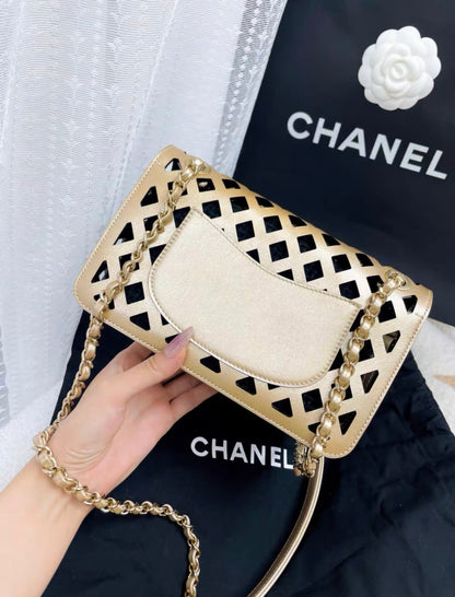 Chanel 21 Ss Gold Diamond Pattern Cf Chain Bag