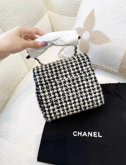 Chanel 22 Black And White Tweed Square Chain Bag