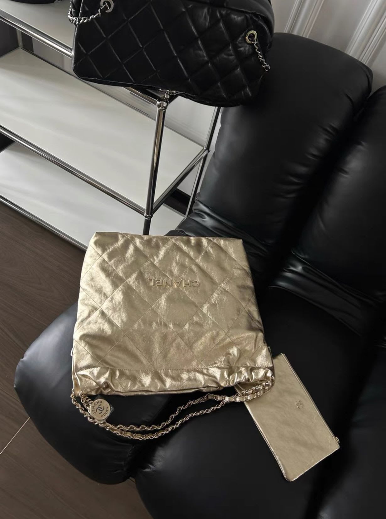 Chanel Chanel 22 Leather Shoulder Bag Style 2
