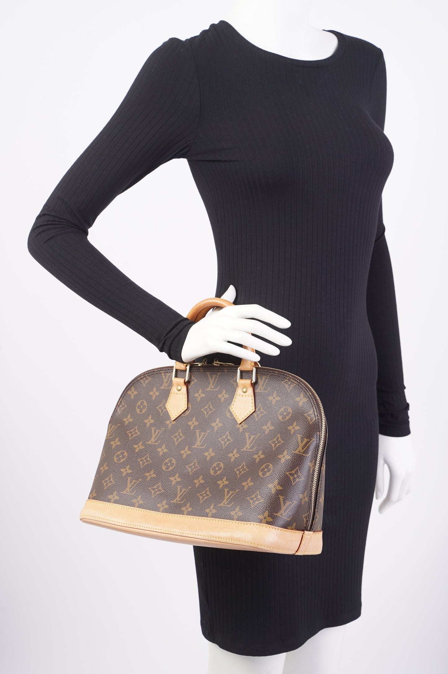 Louis Vuitton Alma Monogram / Beige Canvas PM