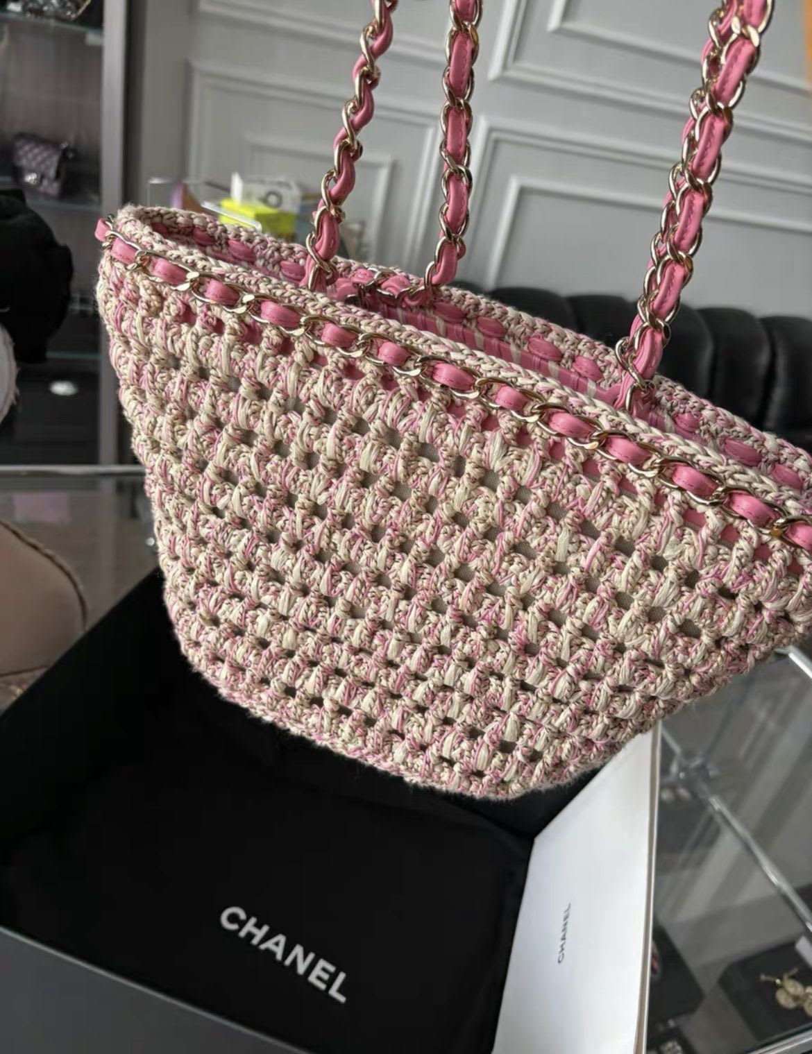 Chanel Luxury Leather Handbag Style 14