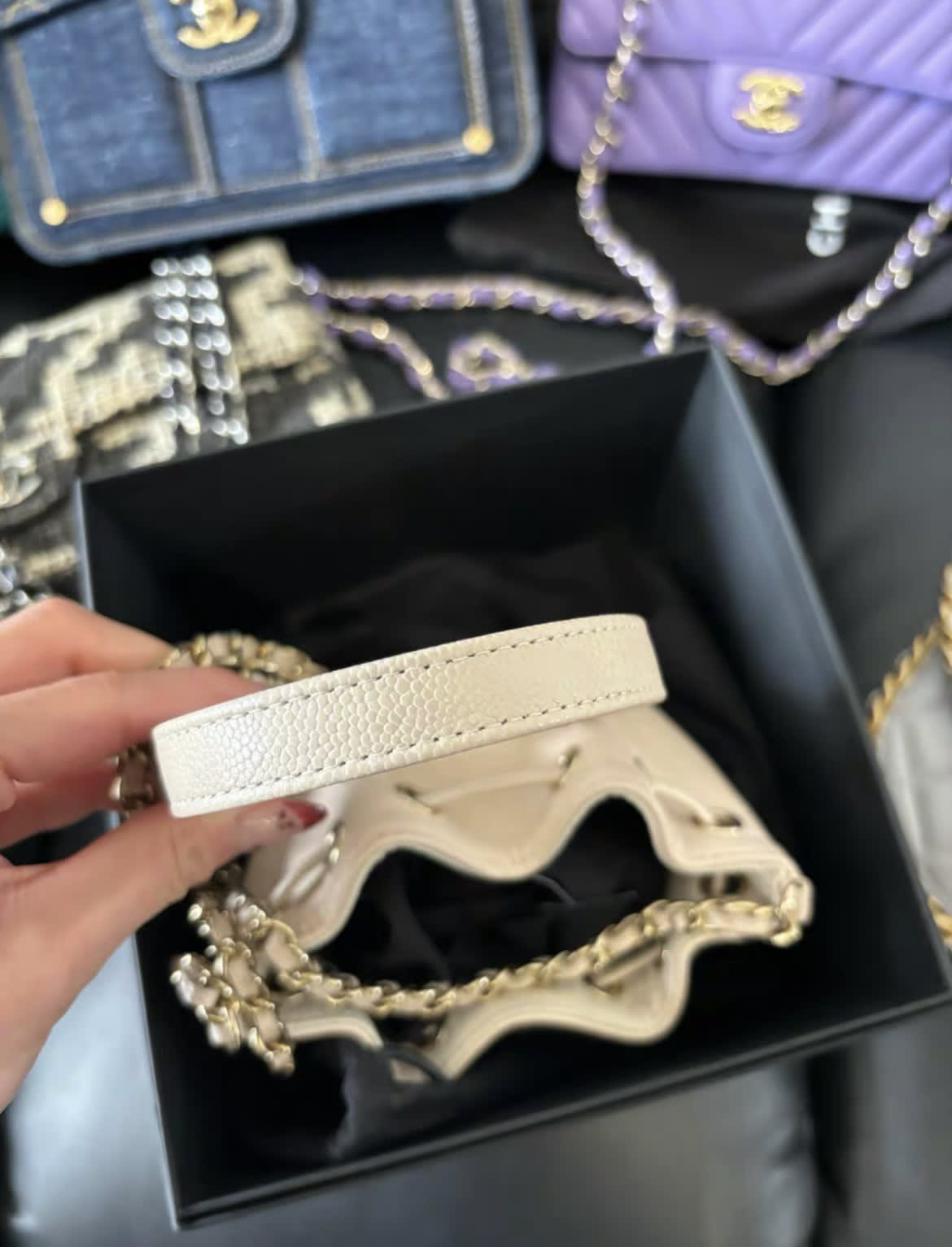 Chanel Chanel 22 Leather Shoulder Bag Style 4