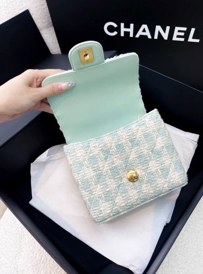 Chanel Luxury Leather Green Handbag