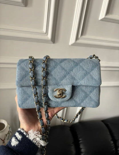 Chanel Chanel 22 Leather Shoulder Bag Style 3