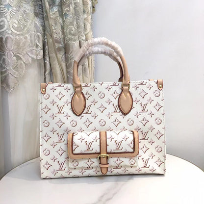 2022 New LV Oversized Tote--7