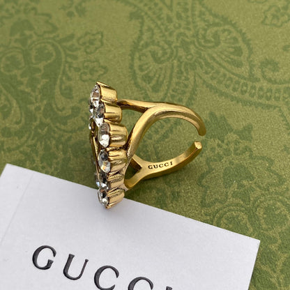 Ring with crystals
