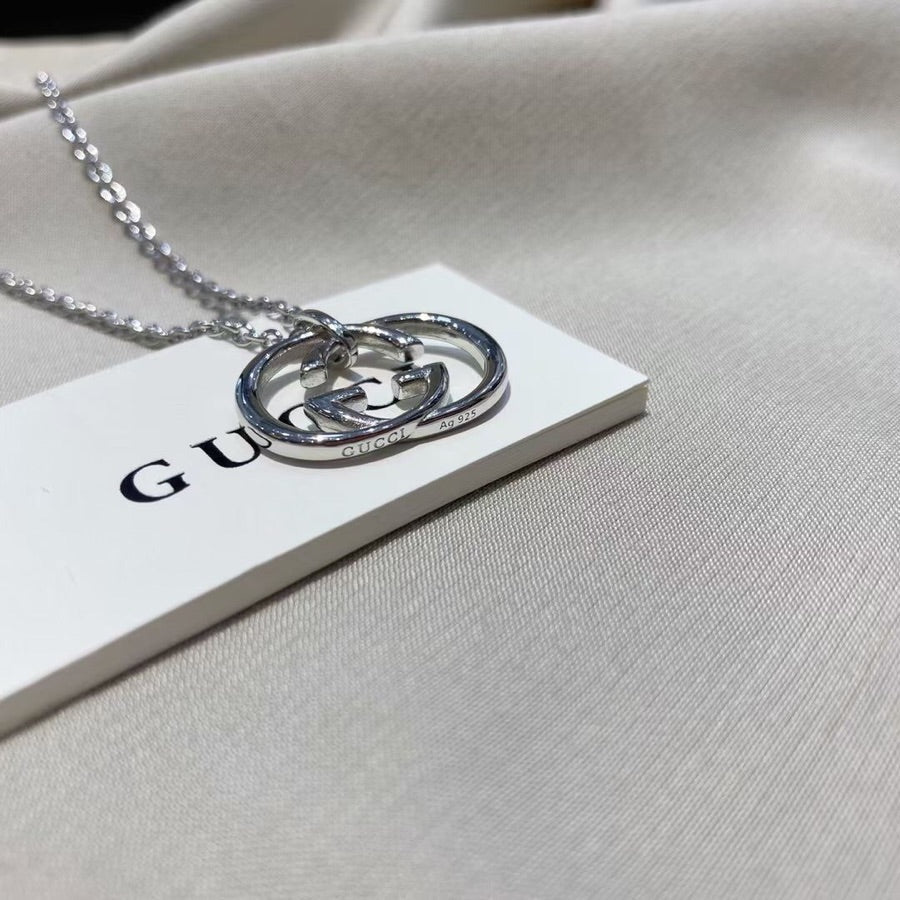 Slivery necklace