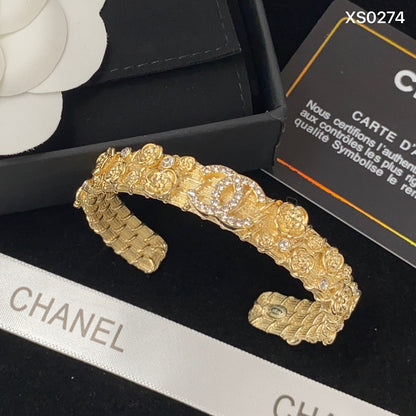 Gold bracelet