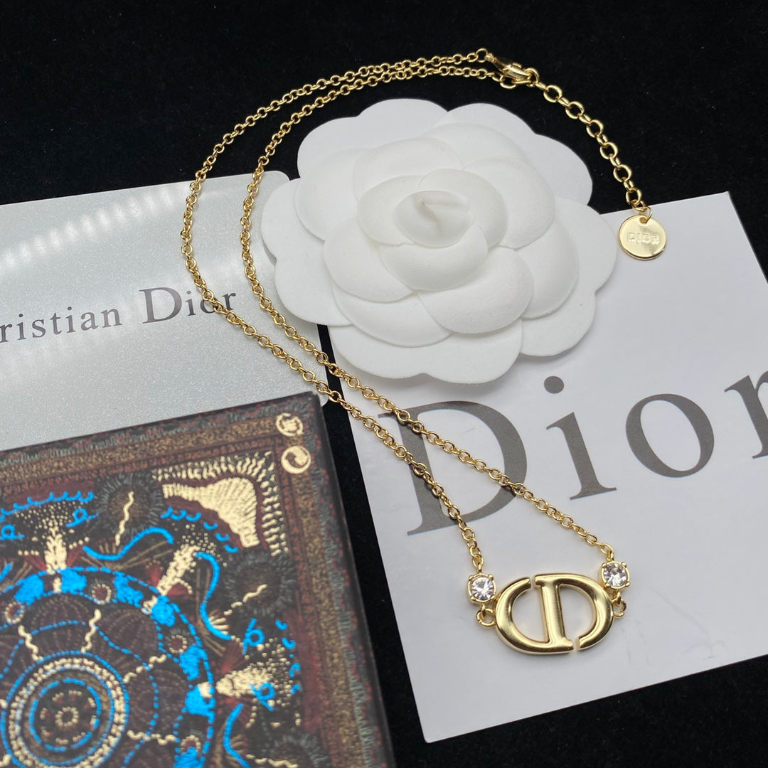 fashion necklace