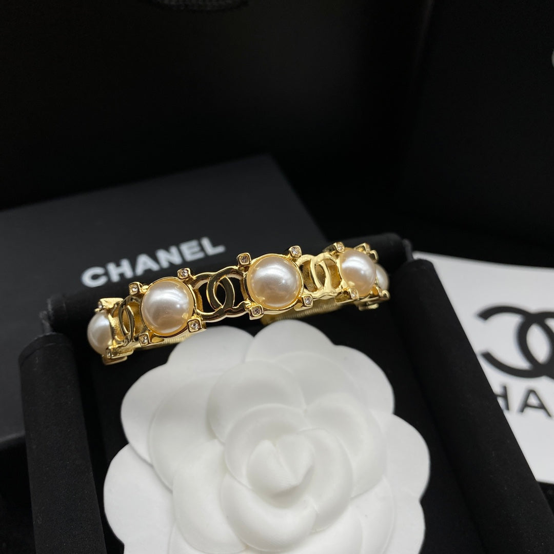 pearl gloden bracelet