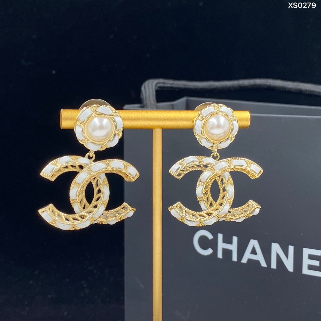 pearl earrings