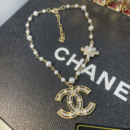 New pearl necklace