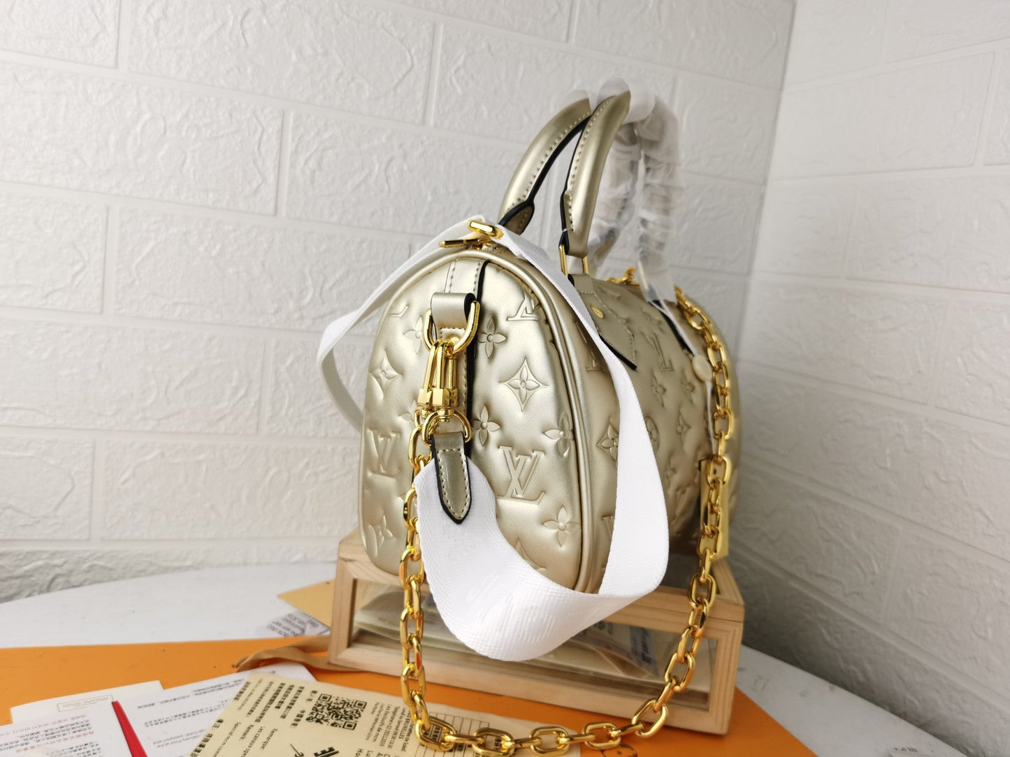 Lv gold 22.0 x 13.0 x 17.0 cm