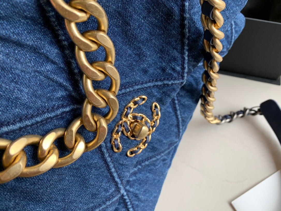C h a n e l denim 30cm