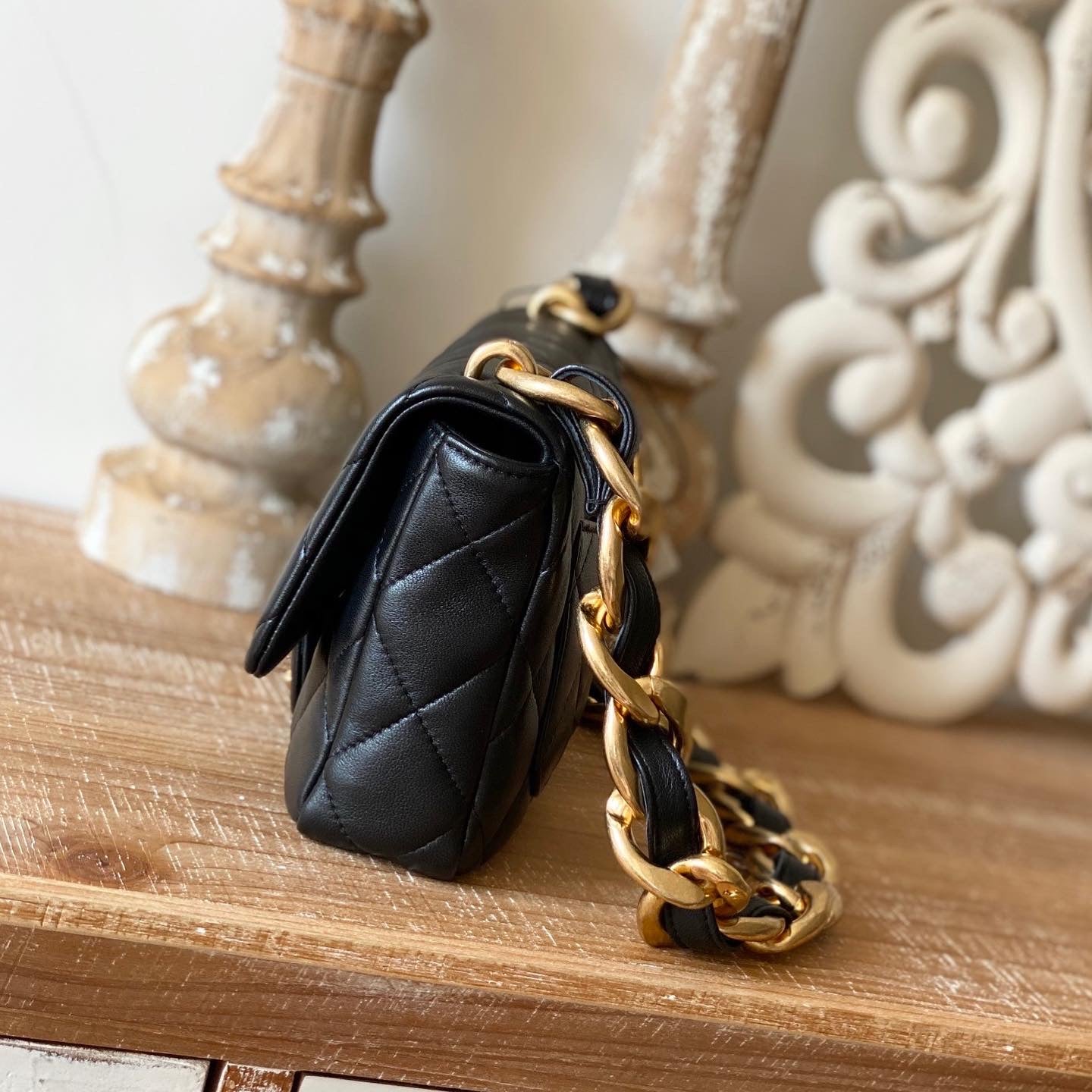 C h a n e l black