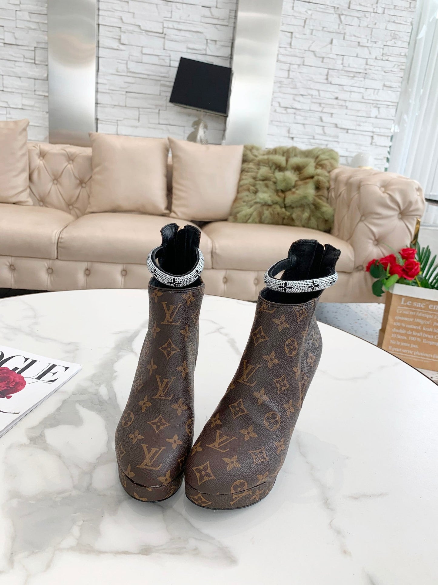 L v boots 2021