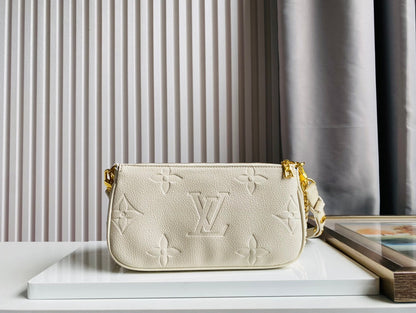 Lv pochette new white