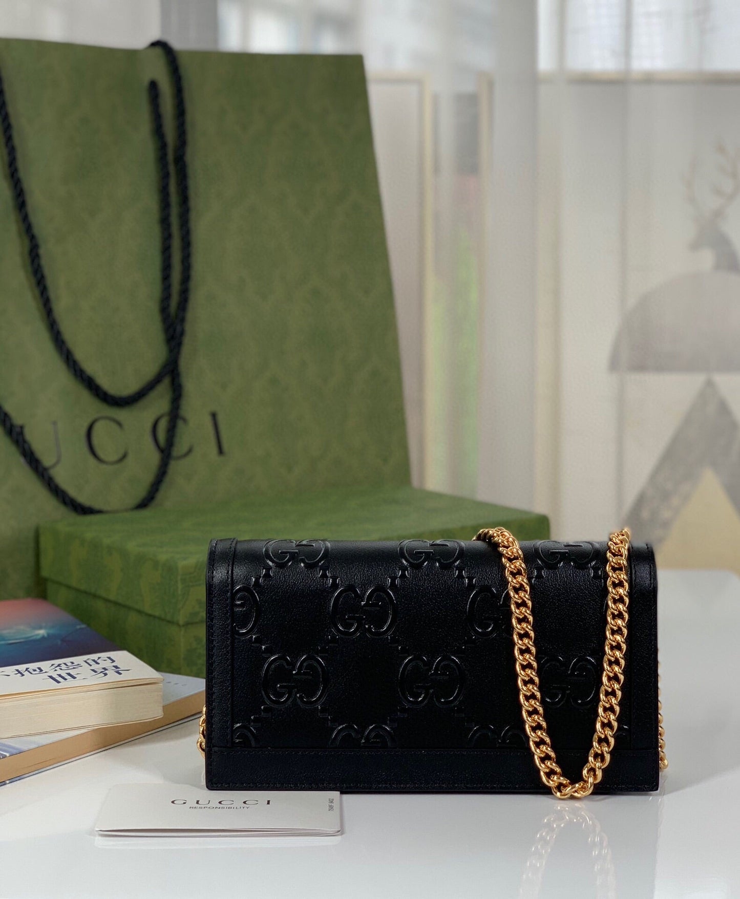 G u c c i black W19 H10 D4cm