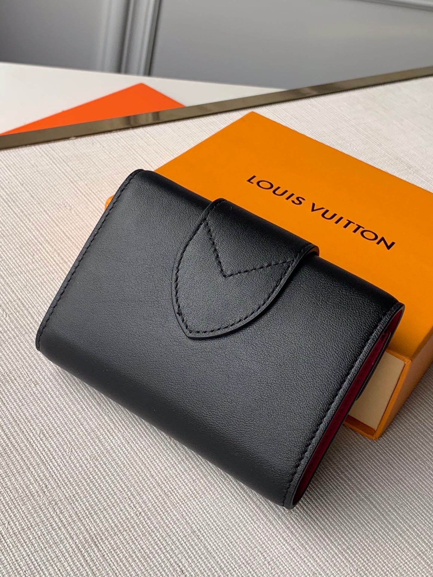 Lv circle