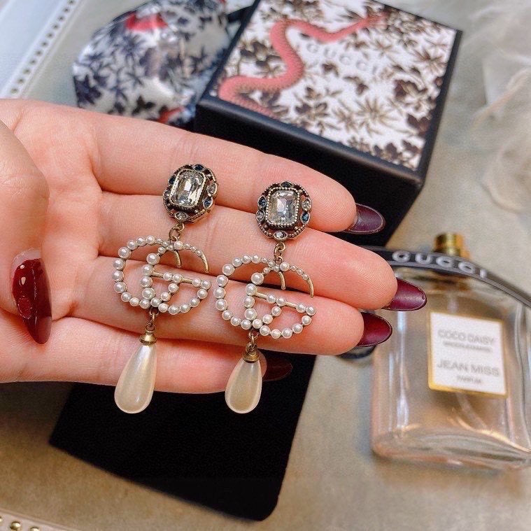 Pendant earrings