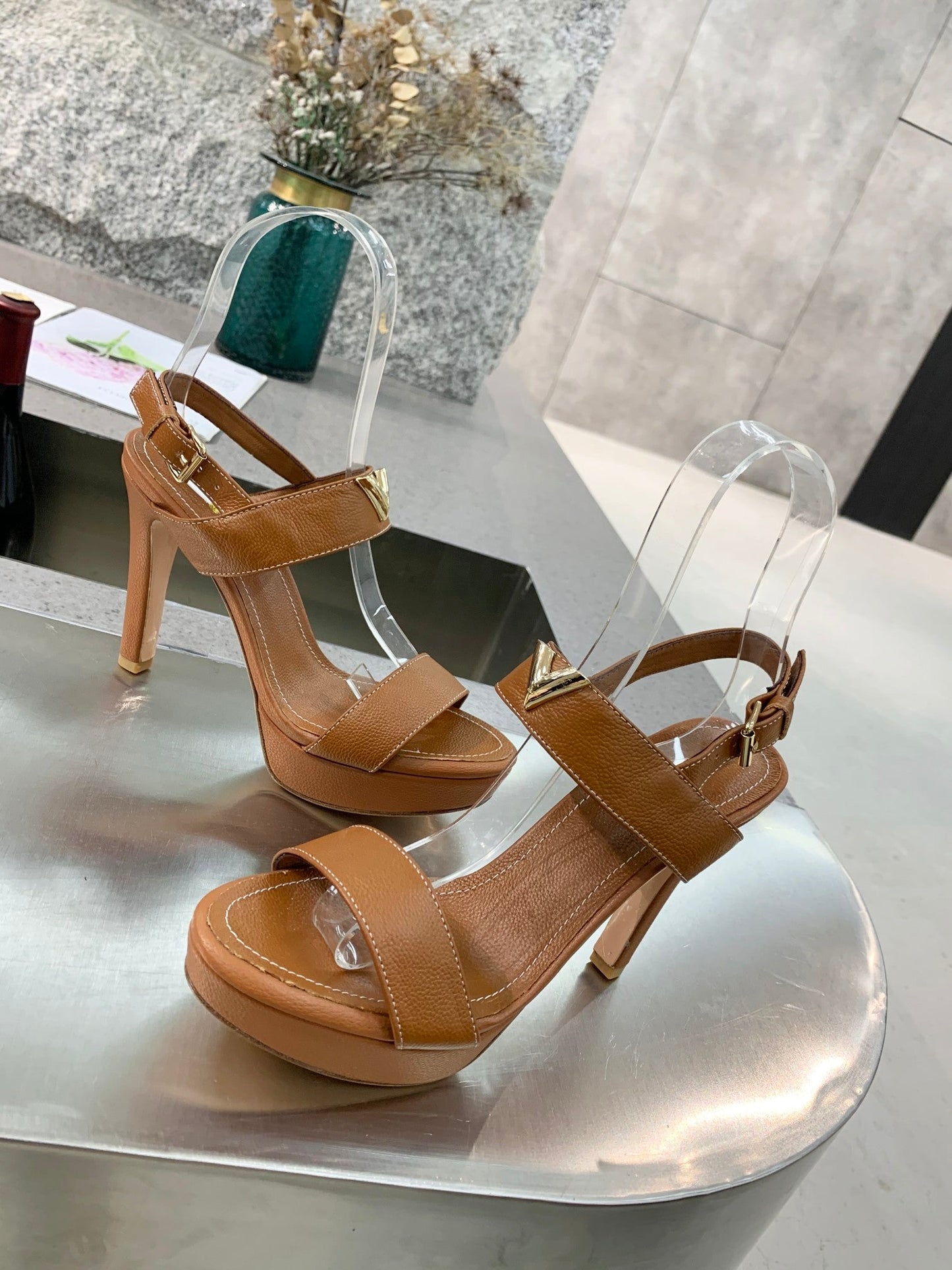 L v 10.5 cm heel 34-42
