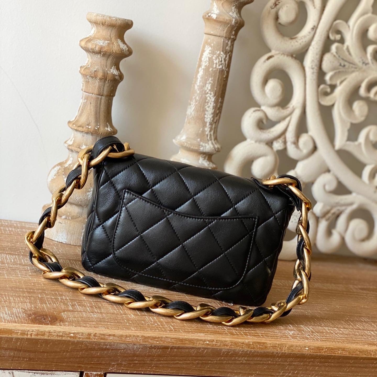 C h a n e l black