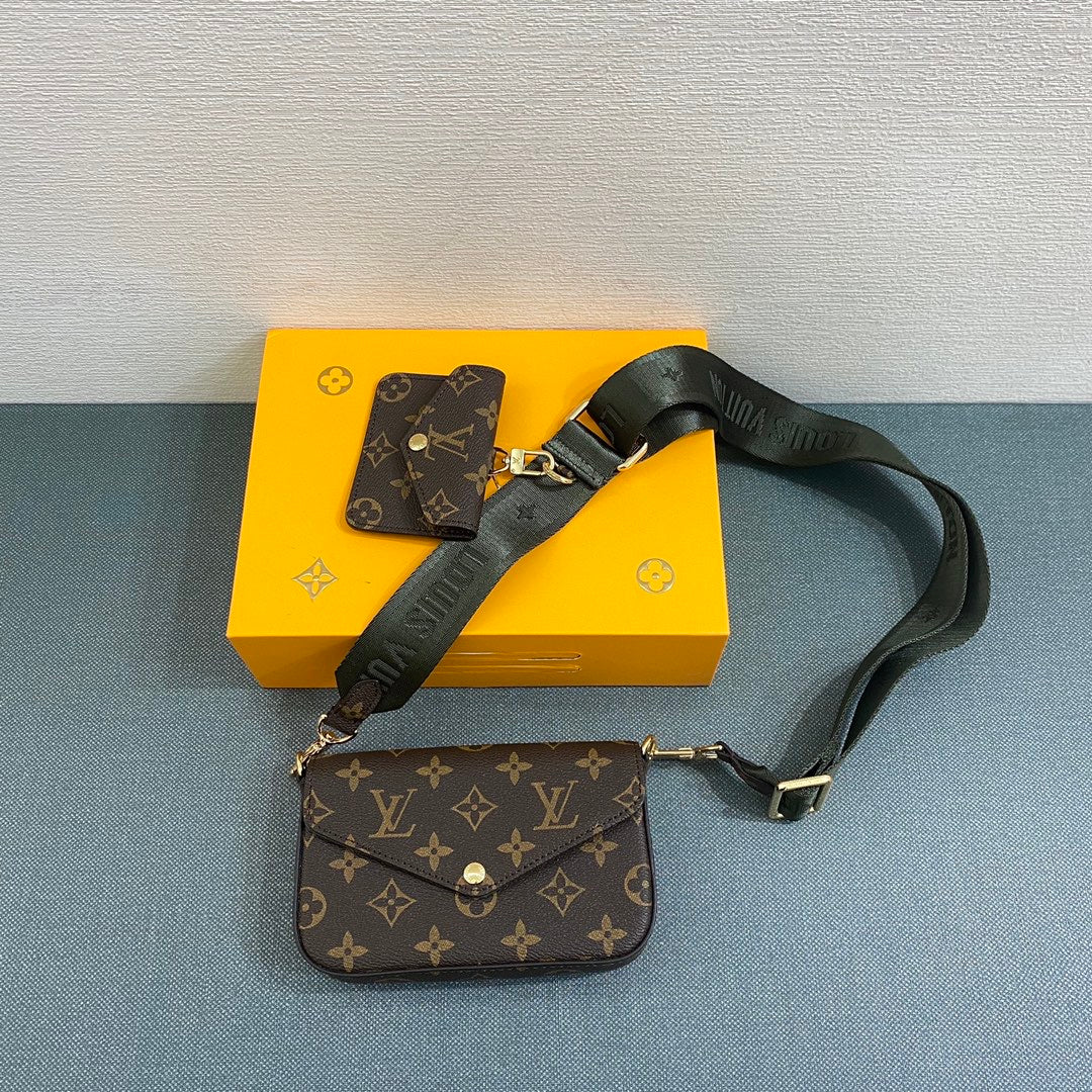 Lv Size:17*9.6*3.5cm pochette