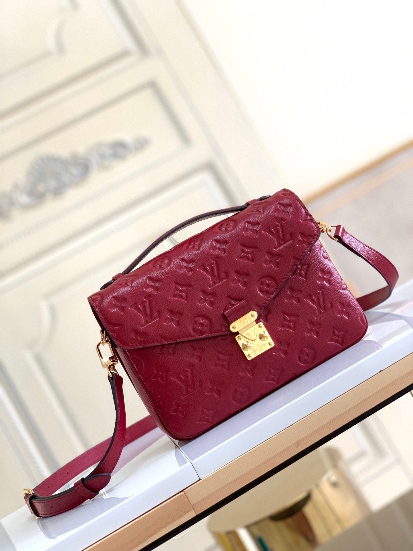 Lv metis red