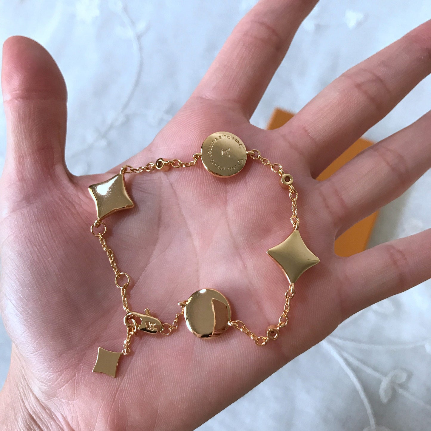 L v bracelet