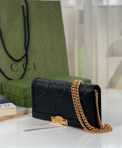 G u c c i black W19 H10 D4cm