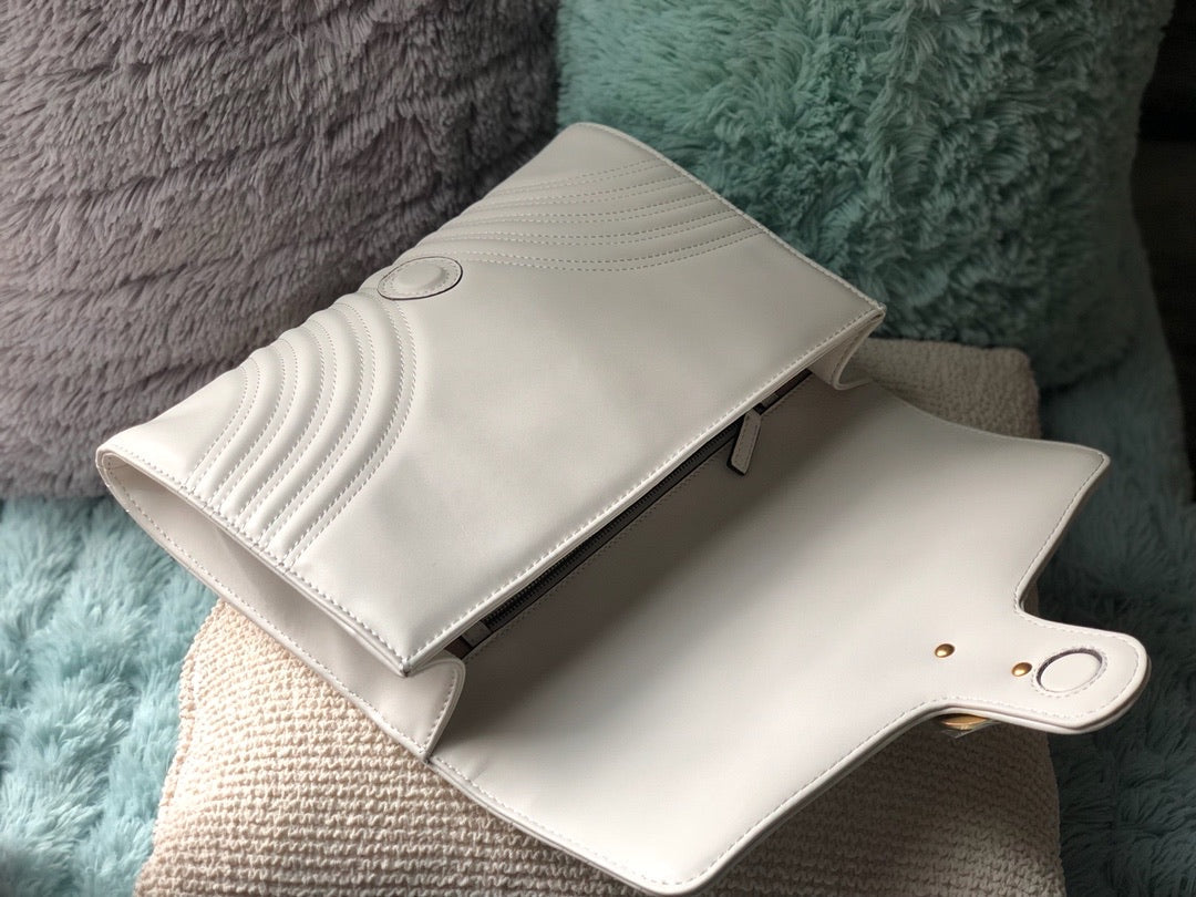 Clutch handbag