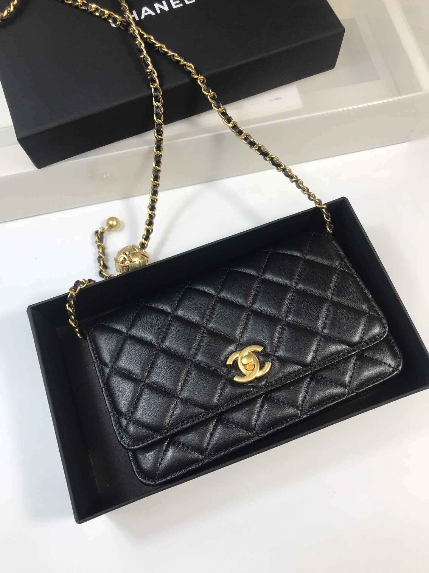 Fashion lady bag with adjustable chain 19 cm