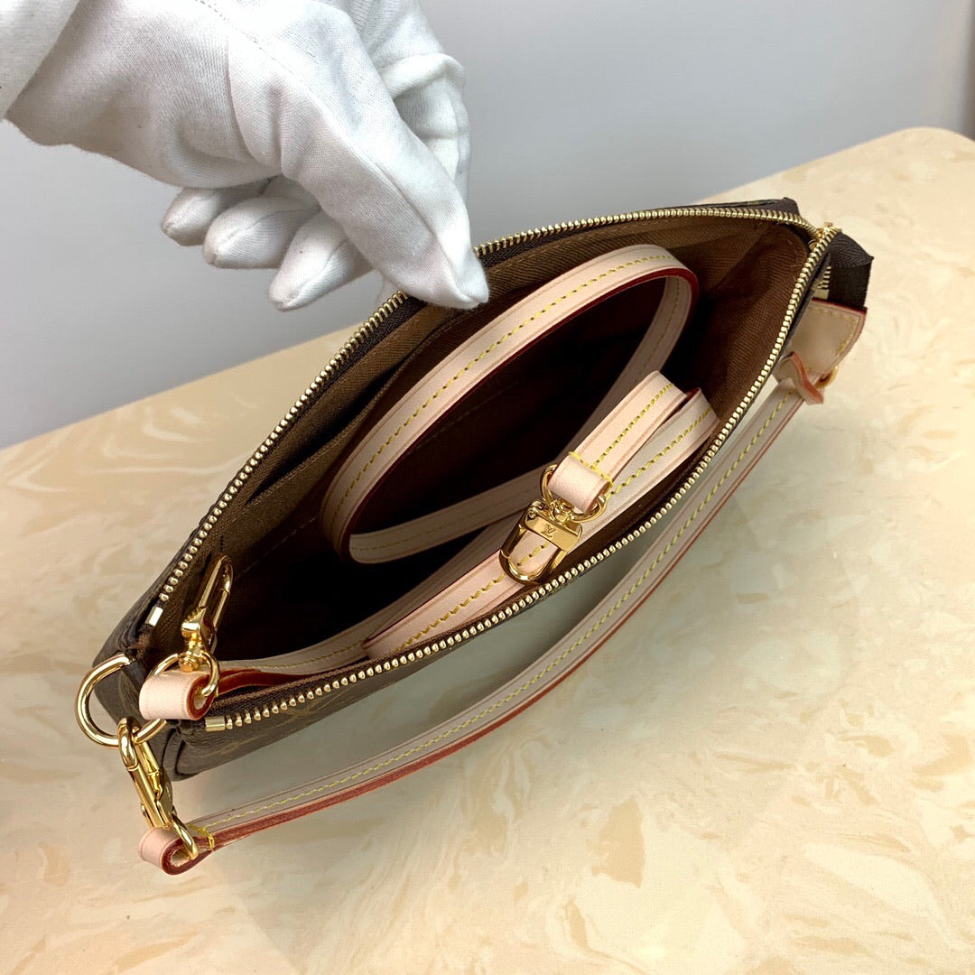 Lv new pouch