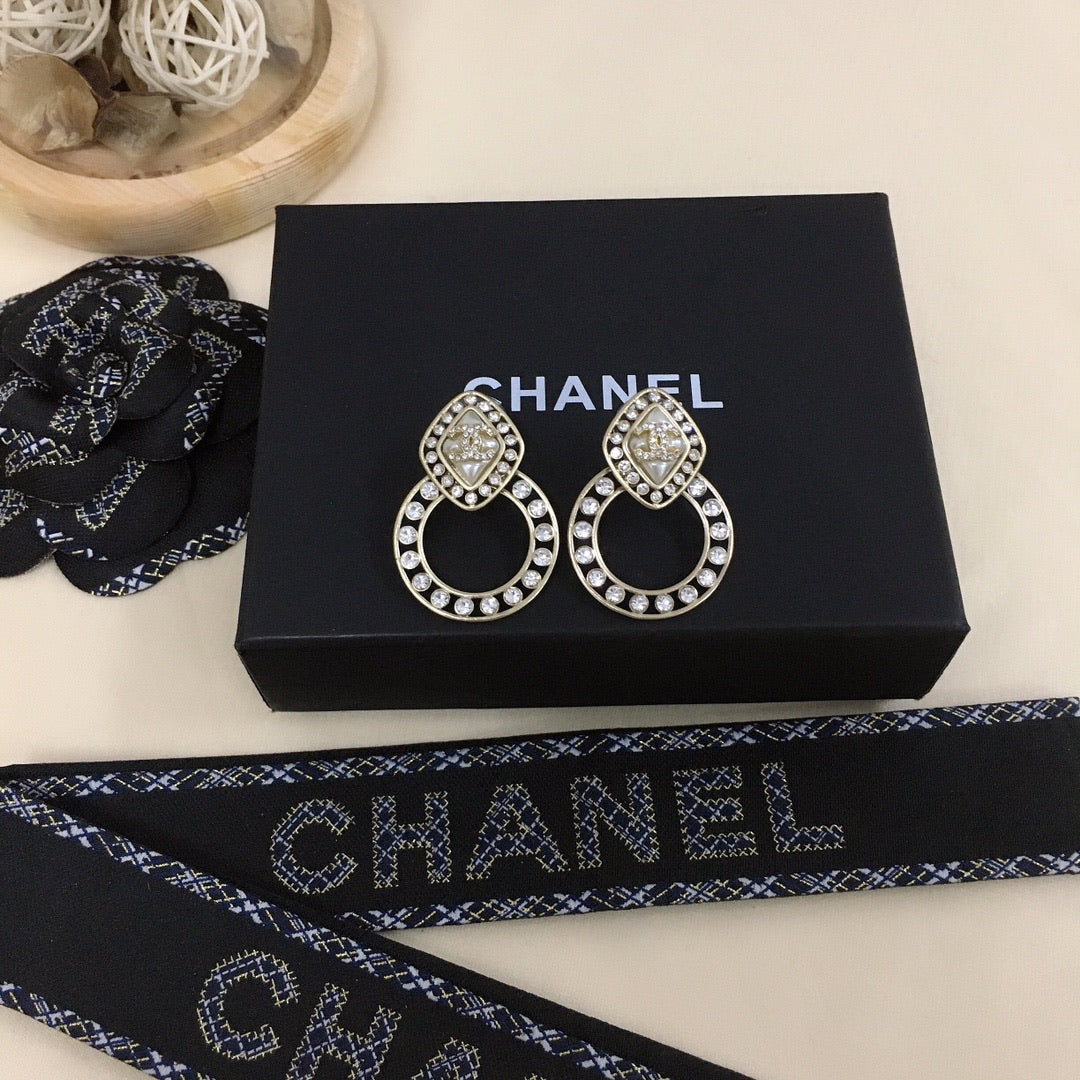 Exquisite Retro earrings